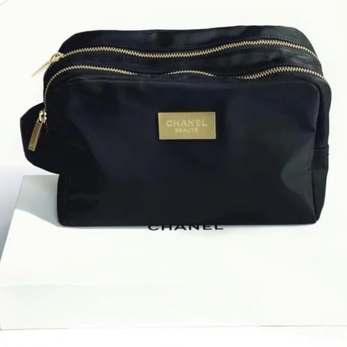 شنطة المشاهير من شانيل للمكياج Chanel Double Zippe...