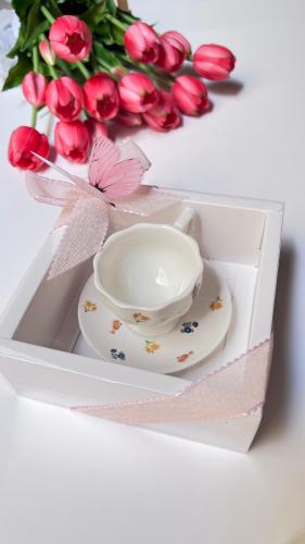 5 توزيعات - فنجان القهوة بالطراز الانجليزي