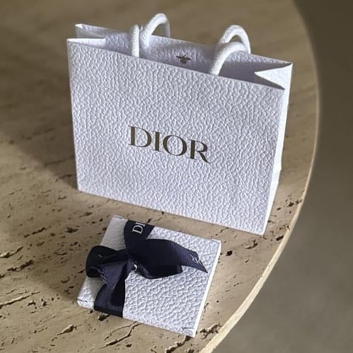 تعليقة و ميدالية نجمة ديور بوجهين اصليه حصرية