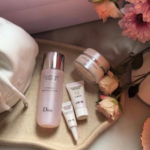 Capture Total Cell set طقم منتجات العنابة بالبشرة...