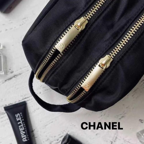 شنطة المشاهير من شانيل للمكياج Chanel Double Zippe...