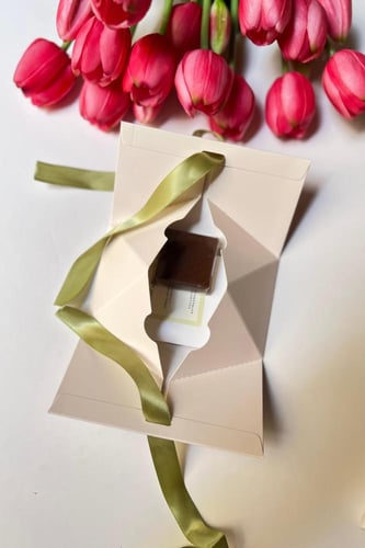 6 علب توزيعات العيد - عطر فان كليف باتشولي اصلي ٢...