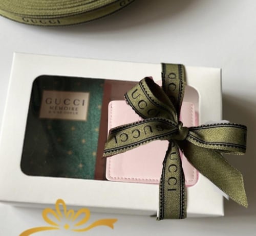 علبة المرايا بالون الوردي او اللحمي او الرمادي مع...