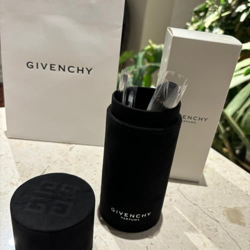 Givenchy Brush set طقم فرش جفنشي اصلي مع علبه اسطو...