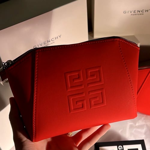 طقم جفنشي مكون من ثلاث قطع مع علبه و كيس اصلي