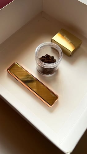 12 توزيعه مختلفة (6 المبخرة الالكترونية و 6 مرشات...