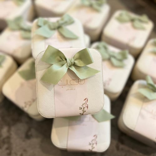 10 منظمة المجوهرات الجلد البيج مع شريط