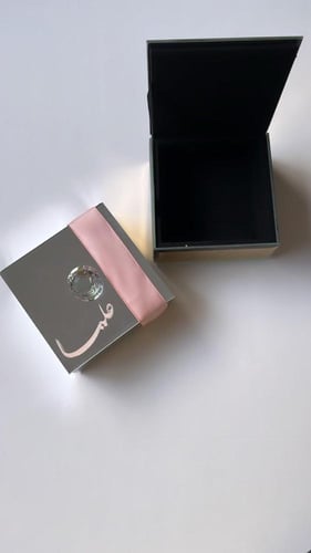 15 علبة المرايا المبطنة بالمخمل