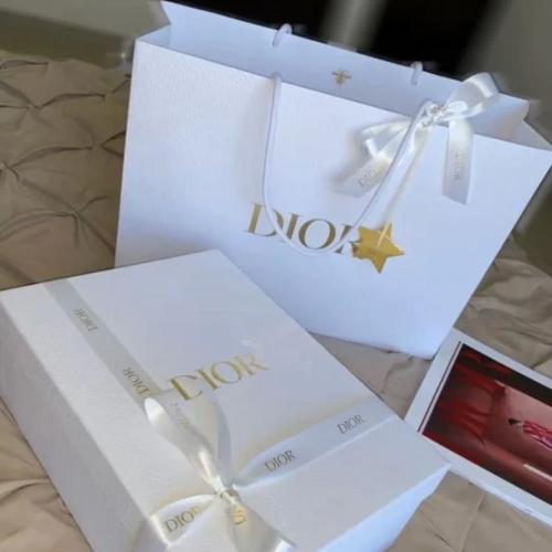 ملحقات ديور الاصلية (علبه/كيس/شريط/ نجمة ديور)