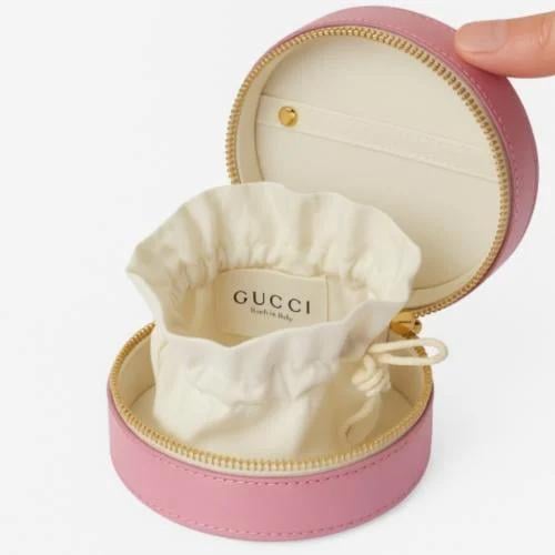 Pink Gucci Beauty jewelry case علبة قوتشي الاصليه...