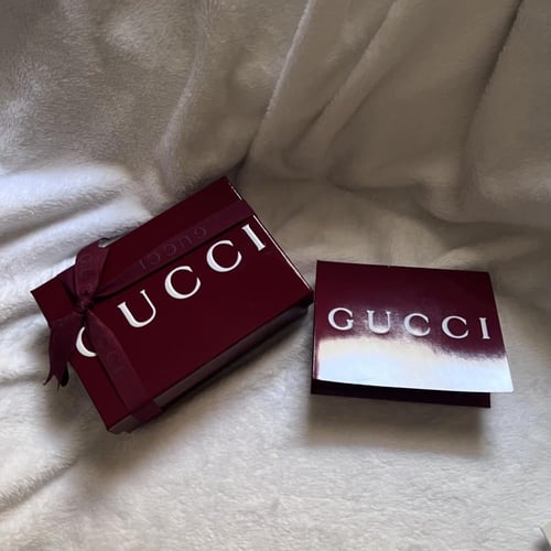 علبه قوتشي صغير + كيس قوتشي + شريط. + ظرف للكرت /...