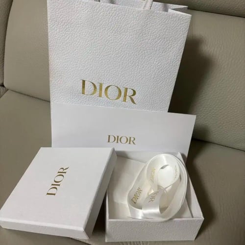 Capture Total Cell set طقم منتجات العنابة بالبشرة...