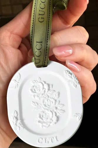 10 علب تعليقة عطرية مع شريط قوتشي