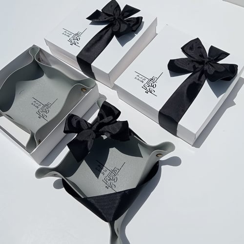 15 قطعه جلد مع علبه خارجية و طباعه Manufactured le...