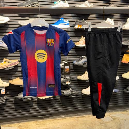 طقم برشلونه الاساسي اطفال25/26