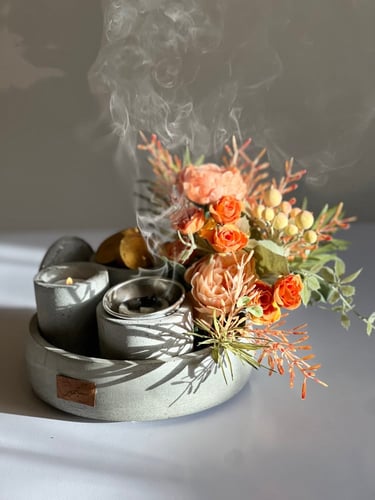 مجموعة مزينه بزهور ذات لون هادئ و رقيق