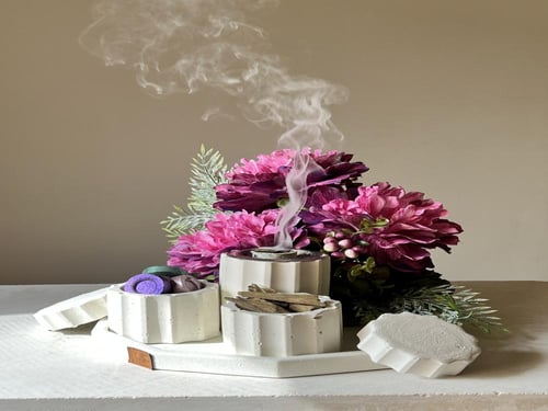 مجموعة مزينه بالورد الفوشي