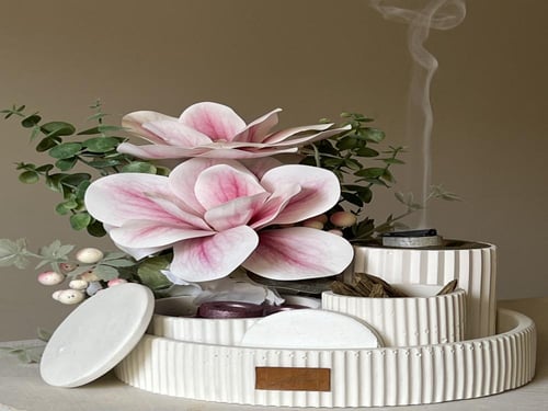 مجموعه مزينه بالزهور الورديه الرقيقه