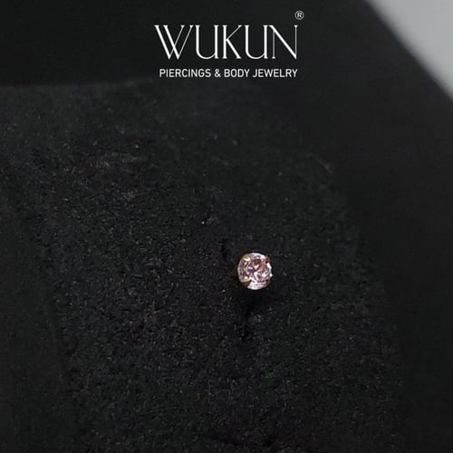 زمام بيرسينج ذهب عيار 18K بفص وردي فاتح وسط