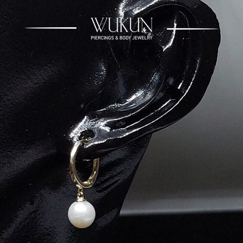 أقراط ذهب حلقة عيار 18k حبة لؤلؤ معلقة