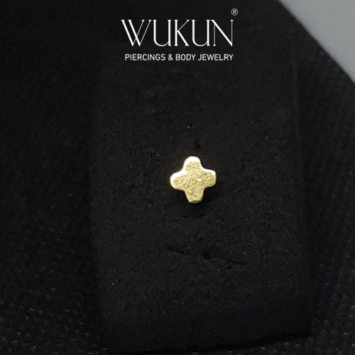 زمام بيرسينج ذهب عيار 18K وردة مميزة ذهبية