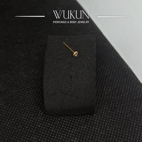 زمام بيرسينج ذهب دائرة صغيرة بفص أبيض