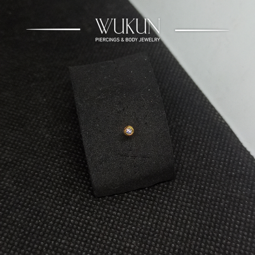 زمام بيرسينج ذهب دائرة صغيرة بفص أبيض