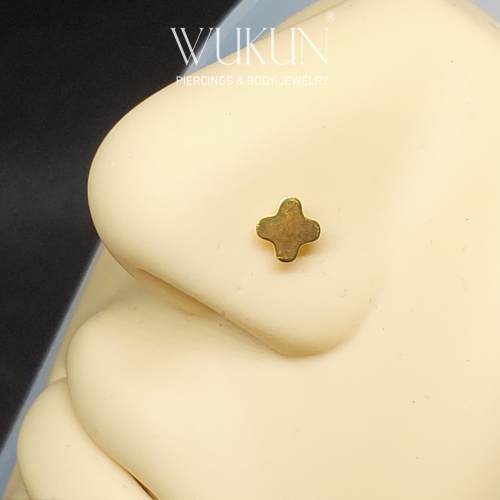 زمام بيرسينج ذهب عيار 18K وردة مميزة ذهبية