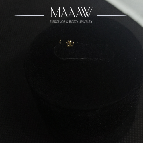 زمام بيرسينج ذهب عيار 18k بشكل تاج صغير