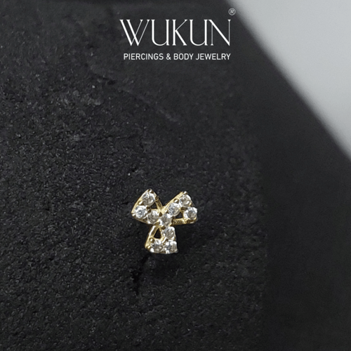 زمام بيرسينج ذهب عيار 18k وردة ثلاثية