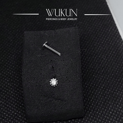 بيرسينج فضة برغي وردة