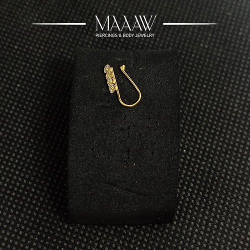 زمام ذهب عيار 18k بدون خرم بأربع فصوص بيضاء صغيرة