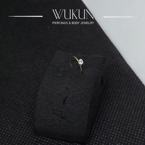 زمام بيرسينج ذهب 18K دائري حلقة بفص أبيض