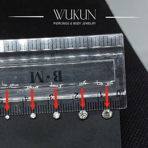 زمام بيرسينج ذهب عيار 18k بفص شفاف لامع صغير جداً