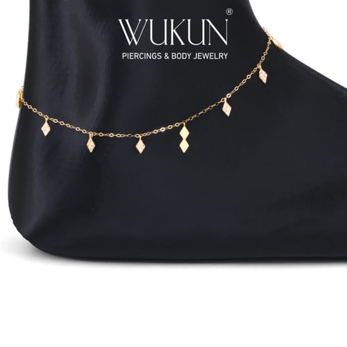 خلخال ذهب عيار 18k بأشكال معين معلقة بفصوص