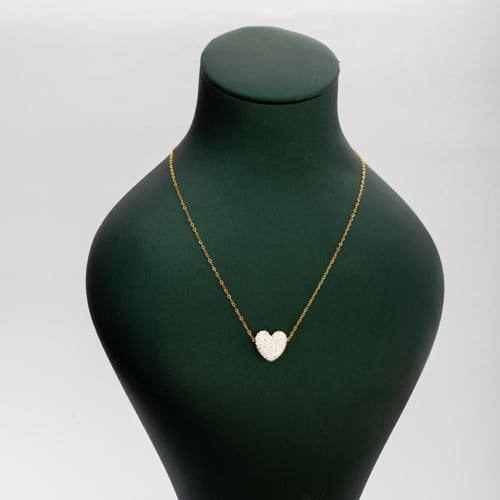 عقد السعاده بتصميم قلب