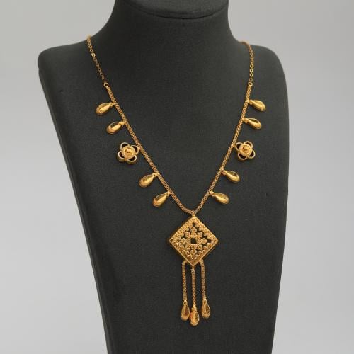 عقد ذهب عيار 21