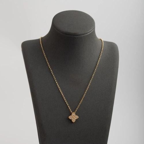 عقد ذهب عيار 18