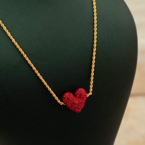 عقد السعادة قلب