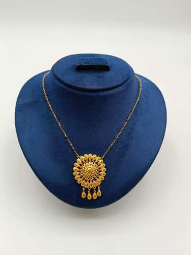 عقد ذهب عيار 21