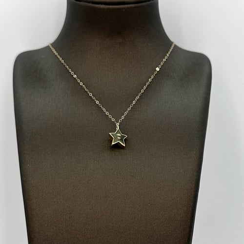 عقد ذهب عيار 18