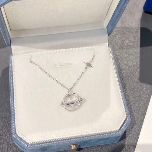 قلادة كوكب زحل فضه عيار 925