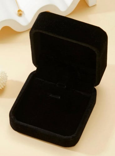 علبة قلاده مخمل اسود