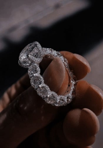 خاتم الجمال المشع