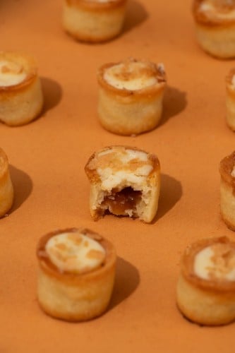 بوكس صغير ميني تارت كراميل