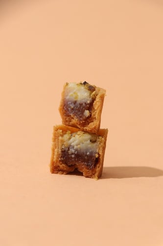 بوكس صغير ميني تارت تمر