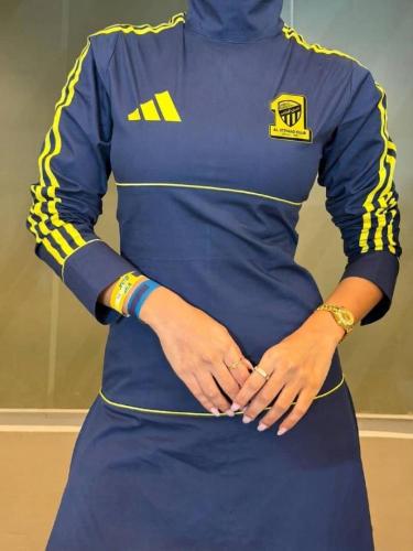 فستان اسكارف بشعار نادي الاتحاد