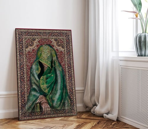 لوحة فنية امرأه على سجادة