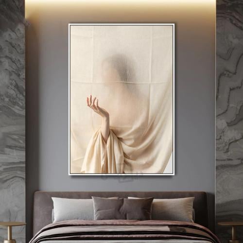 لوحة فنية لسيدة عصرية