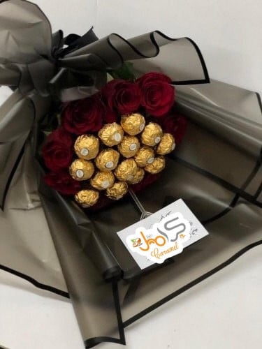 باقة ورد + تشوكليت رافايللو او روشيه